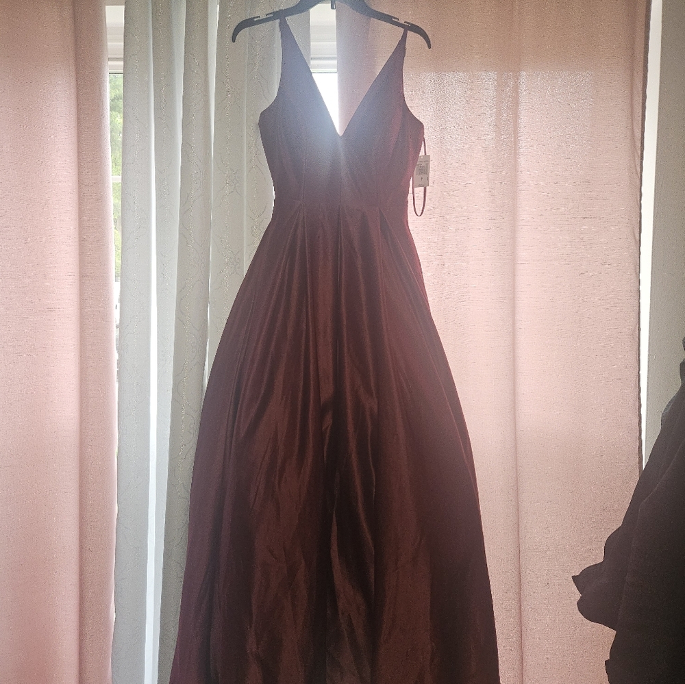 Red/maroon prom dress